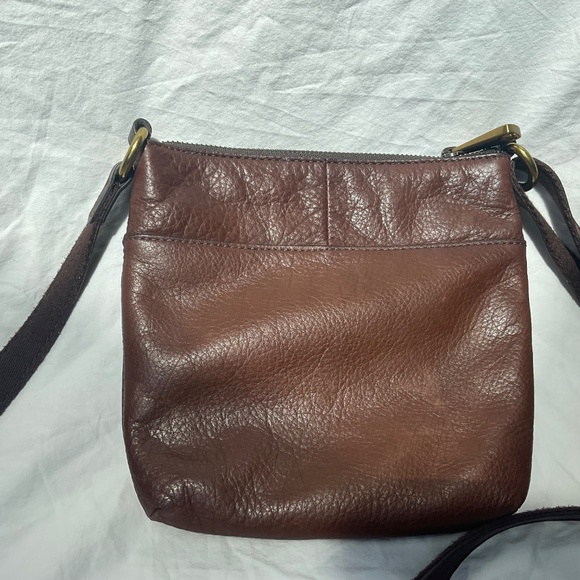 Small Brown Leather Fossil Crossbody - Picture 2 of 11